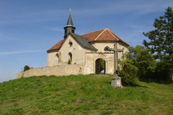 Ranně gotický kostel ( © Jiří Čížek 04/2007)