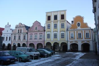 Východní část severní fronty náměstí ( © Ivan Grisa 12/2009)