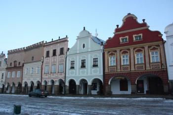 Střední část severní fronty náměstí ( © Ivan Grisa 12/2009)