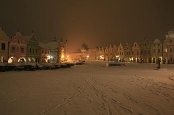 Západní část náměstí ( © Stanislav Šůna 12/2009)