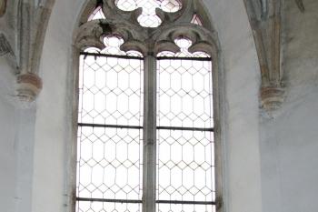 východní kružbové okno závěru ( © Pavel Zany Komárek 12.9. 2009)