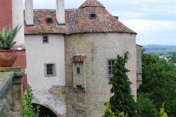 renesančně přestavěná (pravděpodobně) studniční věž (© zdeněk komínek, 07/2007)
