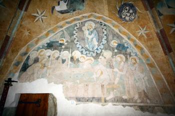 západní stěna presbytáře s malbou Zesnutí Panny Marie ( © Pavel Zany Komárek 4.4. 2009)