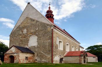 kostel od jihovýchodu ( © Pavel Zany Komárek 10.6. 2009)