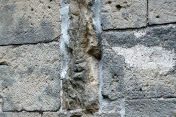 severní průčelí lodi: odsekaná lisena ( © Pavel Zany Komárek 10. 6. 2009)