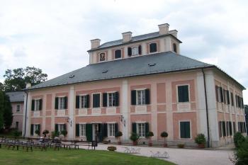 Ratibořice - pohled od jihozápadu (© Ivo Rozehnal, 07/2009)