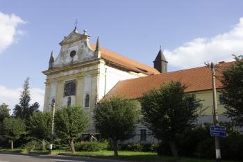 klášter s kostelem ( © Milan Caha 06/2008)