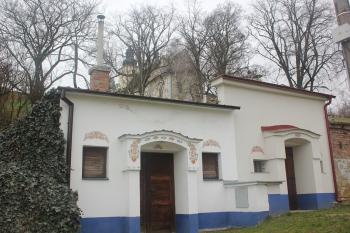 Vinné sklepy pod kostelním kopcem. (© Luděk Vláčil 03/2016)