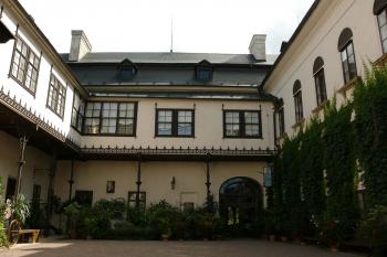 Zámecké nádvoří (© Jiří Cukr, 08/2014)