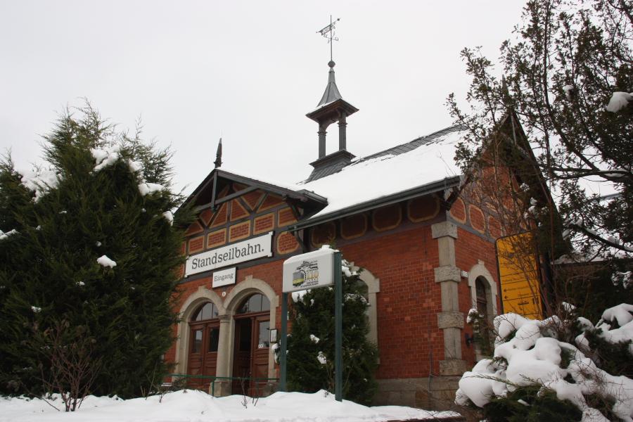 kolejová lanovka (Standseilbahn)