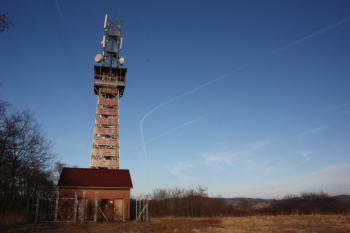 Rozhledna od západu ( © Ivan Grisa 03/2011)