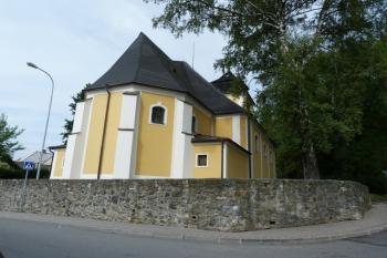 kostel sv. Barbory (© František Kinař, 08/2014)