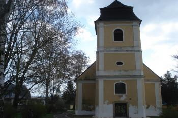 vlevo v pozadí kostel sv.Bartoloměje (© Jaromír Schoffer, 04/2010)