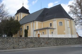 pohled při výjezdu z náměstí (© Jaromír Schoffer, 04/2010)