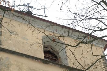 původní okno na věži ( © Milan Caha 01/2010)