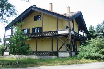 Sv. strana zámku (© D Dohňanský, 07/2014)