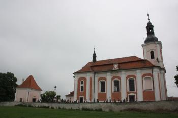 Kostel od severu ( © Ivan Grisa 05/2011)