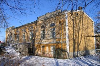 Schody do parku se trošku rozpadají ( © Pavel Vítek 01/2006)