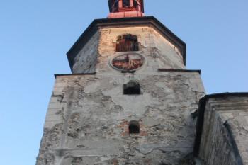 Jižní bok věže ( © Ivan Grisa 01/2010)