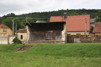 Někdejší oranžerie v severní části bývalé zahrady ( © Ivan Grisa 07/2011)
