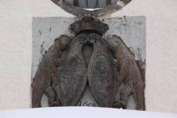 Salmovsko-slavatovský alianční erb nad západní předsíní ( © Ivan Grisa 01/2010)