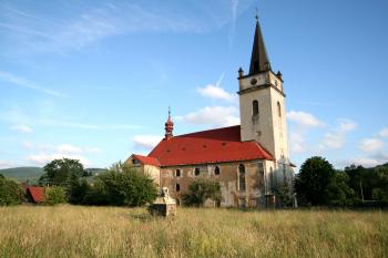 pohled od bývalého hřbitova (© Stanislav Drda, 06/2008)