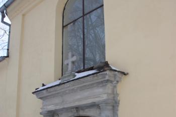 Reliéf Getsemanské zahrady na severozápadní stěně ( © Ivan Grisa 01/2010)