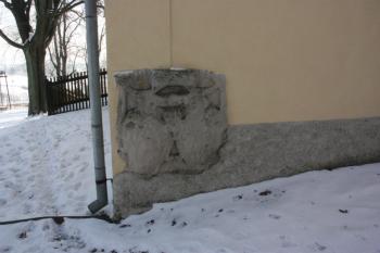 Alianční erb na severozápadním nároží ( © Ivan Grisa 01/2010)