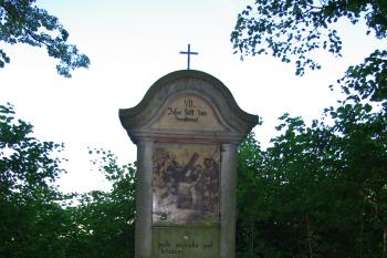 Křížová cesta u kaple sv.Anny (© Lenka Martinková, 07/2010)