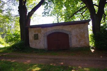 Křížová cesta u kaple sv.Anny (© Lenka Martinková, 07/2010)