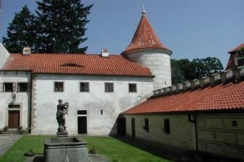 Horšovský Týn - vnitřní zahrada (© Jana Herianová 07/2001)