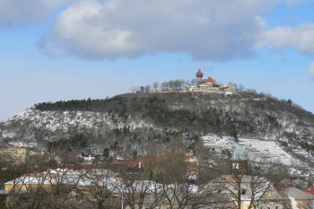 Scenerie s hradem-val je vlevo (© Prudký Martin, 01/2010)