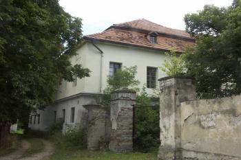 severozápadní nároží zámku ( © Milan Caha 08/2008)