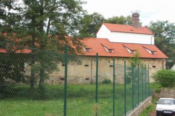 pivovarská budova od Litávky ( © Milan Caha 08/2008)