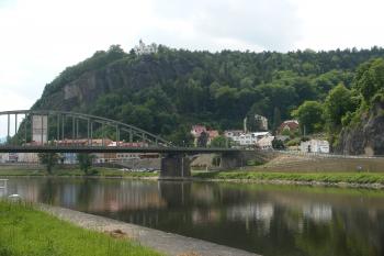 Pastýřská stěna s Tyršovým mostem (© Jiří Špaček, 06/2015)