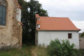 Márnice (?) východně od kostela ( © Ivan Grisa 08/2011)