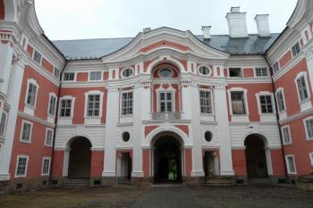 Nádvoří broumovského kláštera (© Václav Hájek, 09/2008)