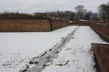 Příkop u Horní vodní brány ( © Ivan Grisa 02/2010)