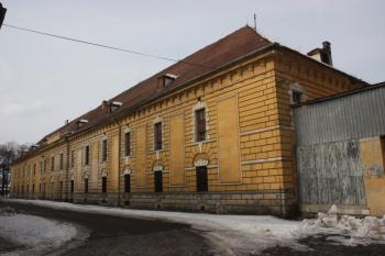 Zbrojnice: jižní průčelí ( © Ivan Grisa 02/2010)