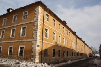 Jižní průčelí od západu ( © Ivan Grisa 02/2010)