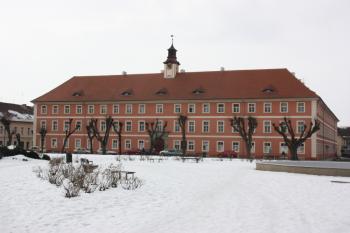 Hlavní průčelí od východu ( © Ivan Grisa 02/2010)