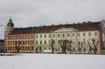 Radnice a pošta od jihu ( © Ivan Grisa 02/2010)