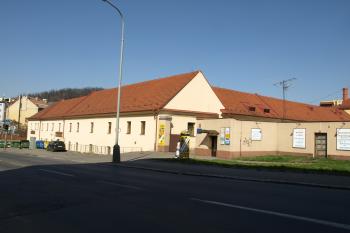 dvůr od jihozápadu ( © Milan Caha 02/2010)