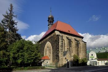 Kostel sv. Barbory od západu. ( © Radovan Smokoň 09/2015)