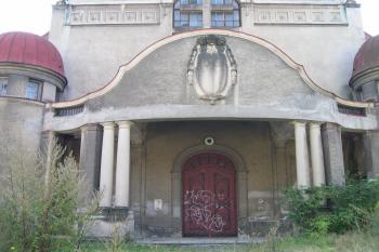 Hlavní portál ( © Ivan Grisa 09/2004)