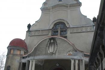 vstupní průčelí kostela ( © Milan Caha 03/2010)