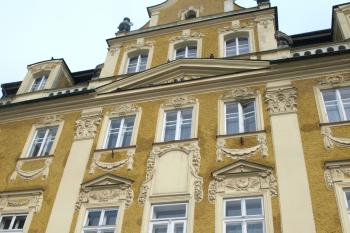 uliční průčelí ( © Milan Caha 03/2010)