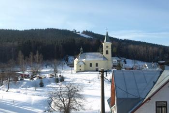 kostel od severu ( © Milan Caha 03/2010)