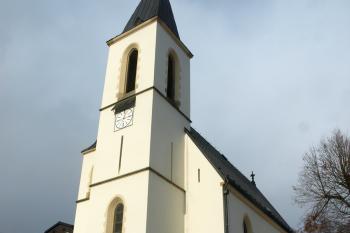 jižní vstupní průčelí ( © Milan Caha 03/2010)