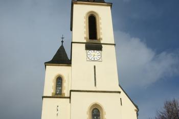 jižní vstupní průčelí ( © Milan Caha 03/2010)